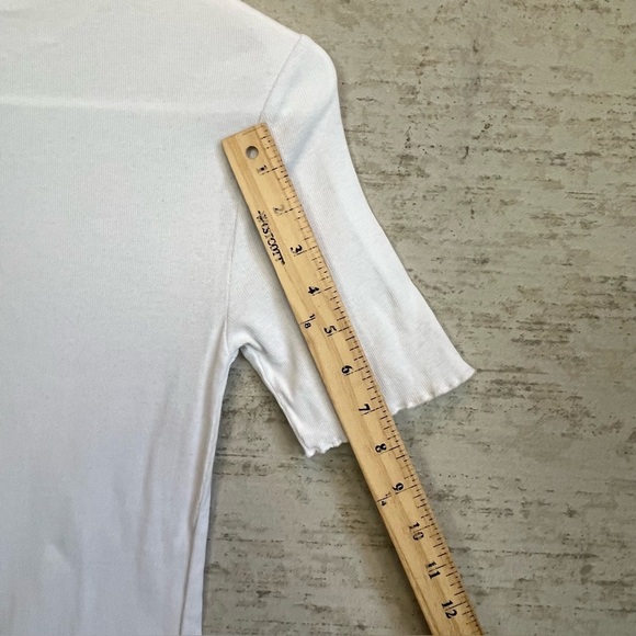 Intimately Free People White Short Sleeve Top Sz L Lettuce Hem Split Cuff - Picture 11 of 13